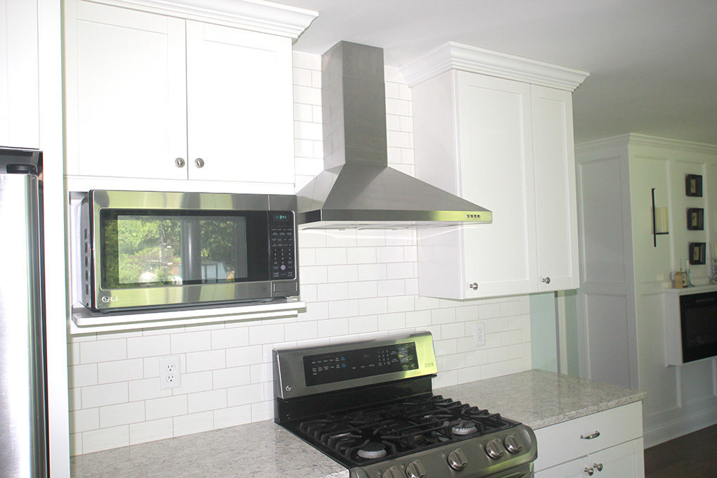 kitchen backsplash range hood